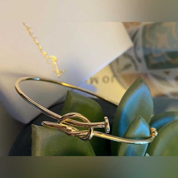 18K Real Gold Knot Bangle - Picture 2 of 15